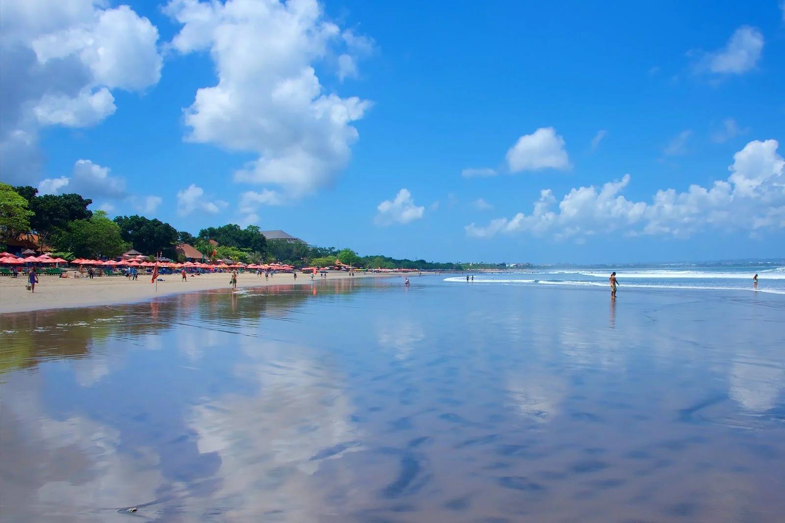 Seminyak_Beach_2_3047