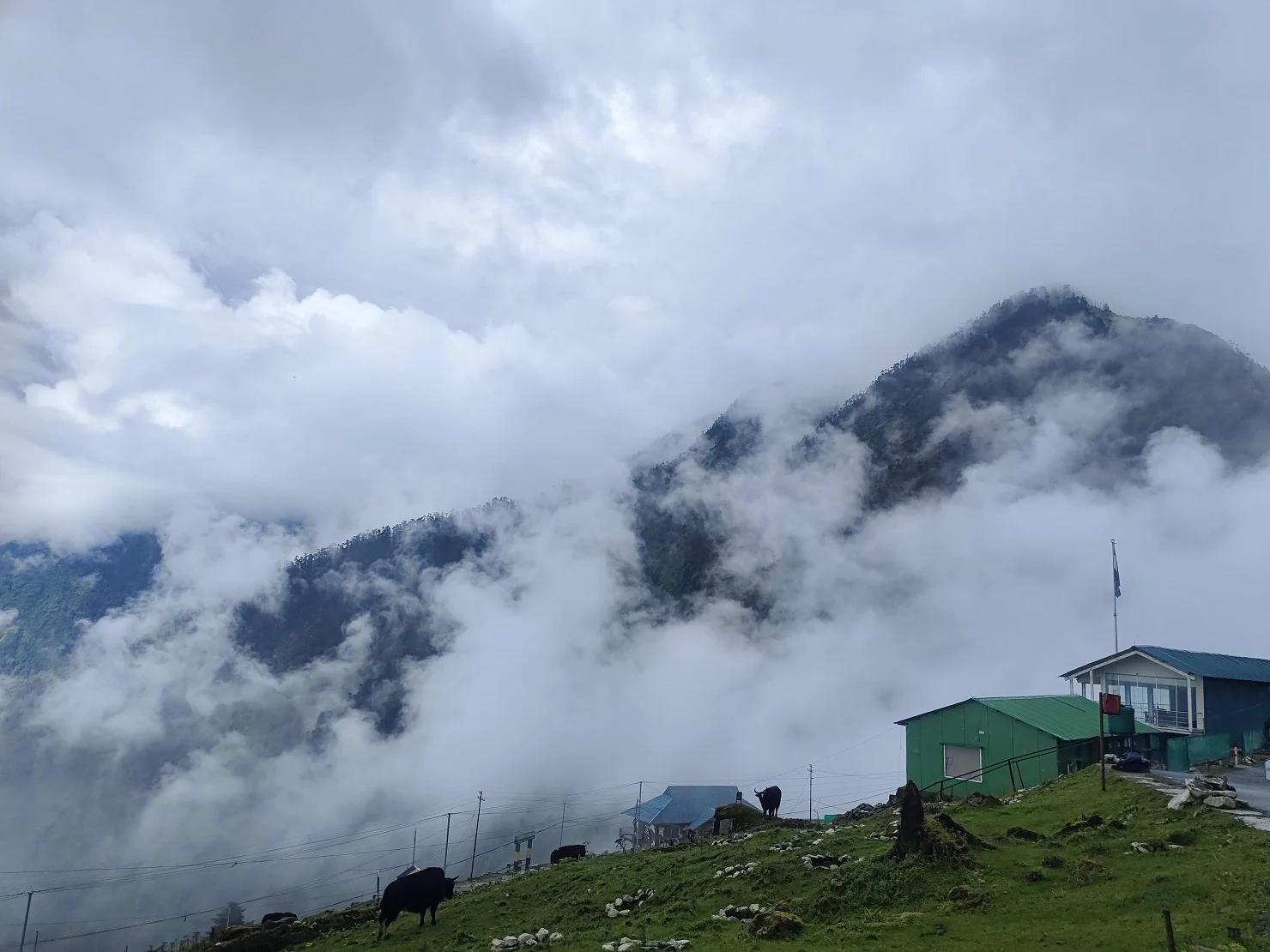 Nort_East_Cloudy_Mountains_2935