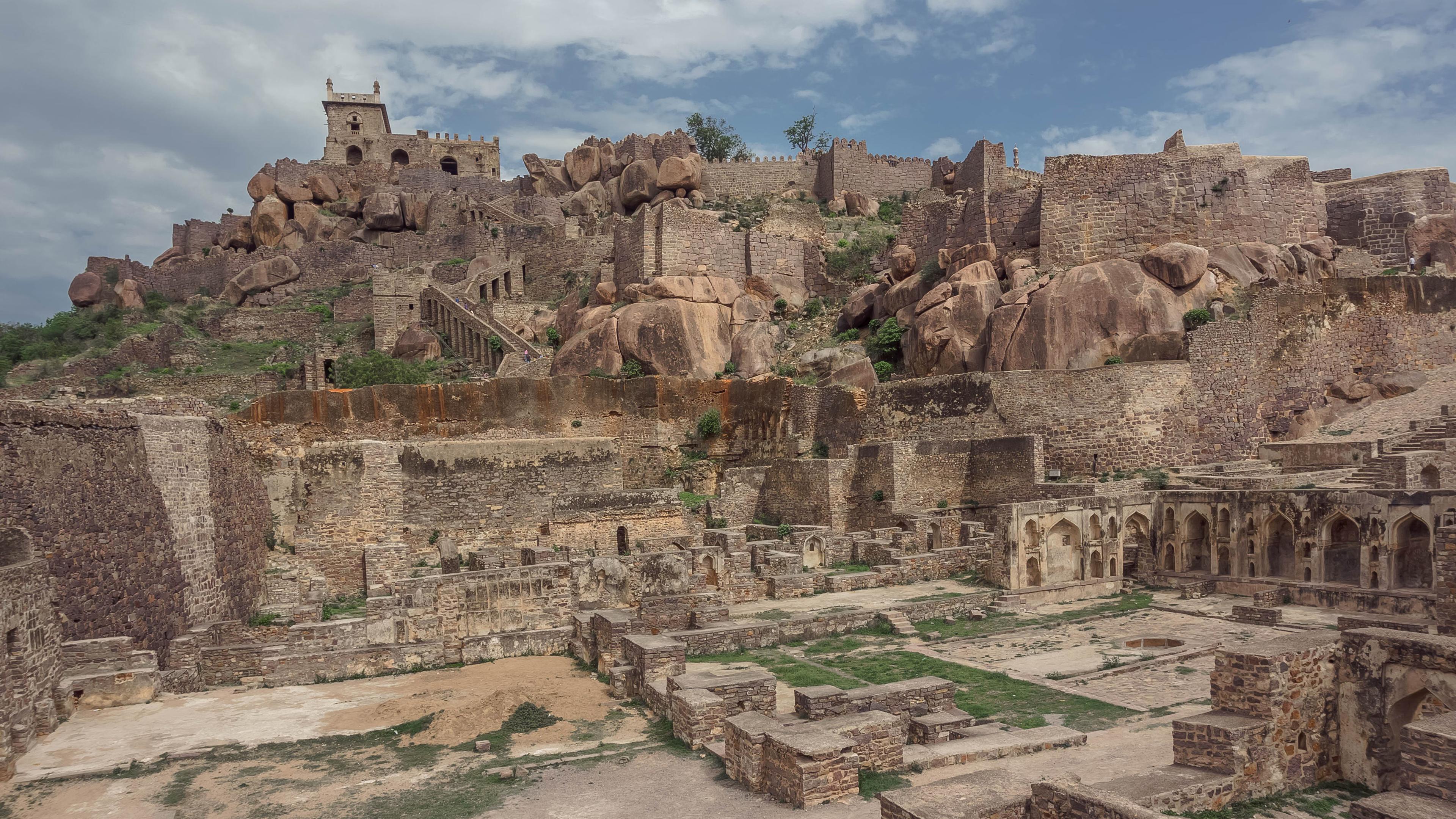 golkonda_fort_9527.avif